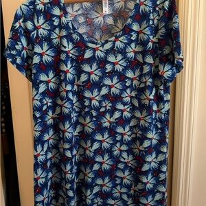 LuluRue Vibrant Floral Patterned Top M